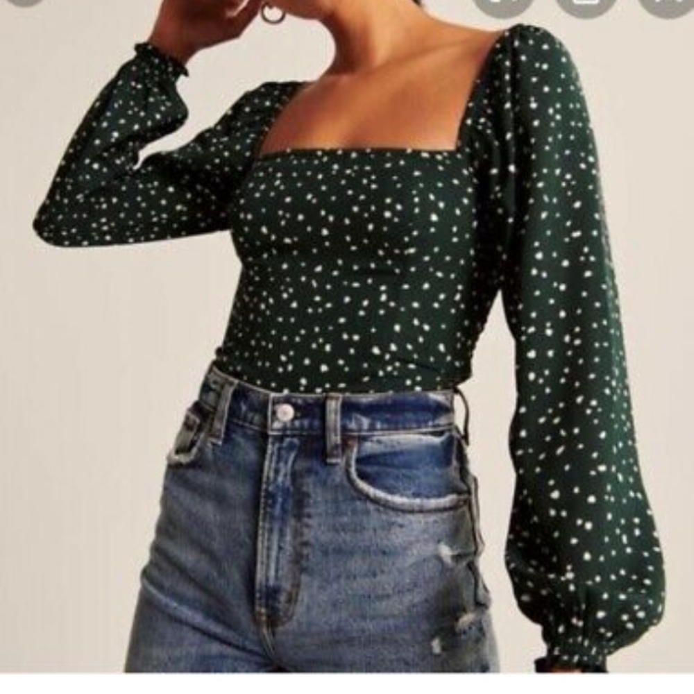 Abercrombie & Fitch Green Polka Dot Shirt. Size Small